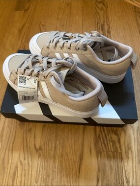 NWT adidas clay Bravada 2.0 platform size 7 sneaker